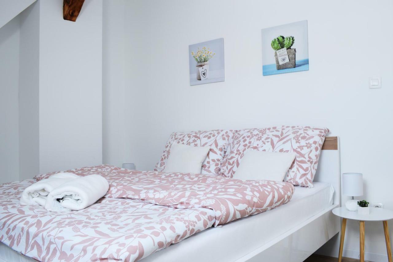 Apartment Rama Zagabria Esterno foto